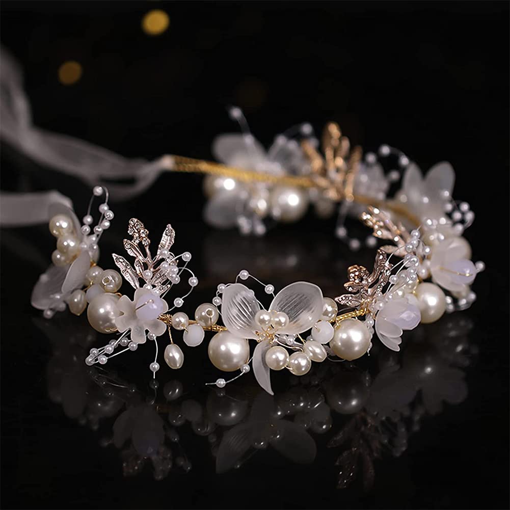 Svatební věneček pro družičky i pro nevěstu.