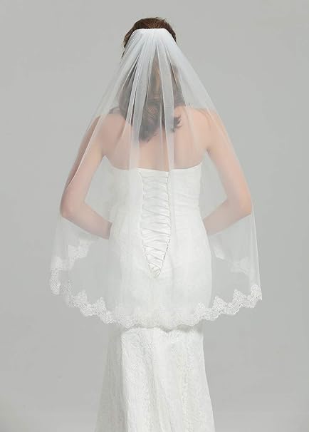 Svatební závoj bílý Ivory s krajkou a kovovým hřebenem