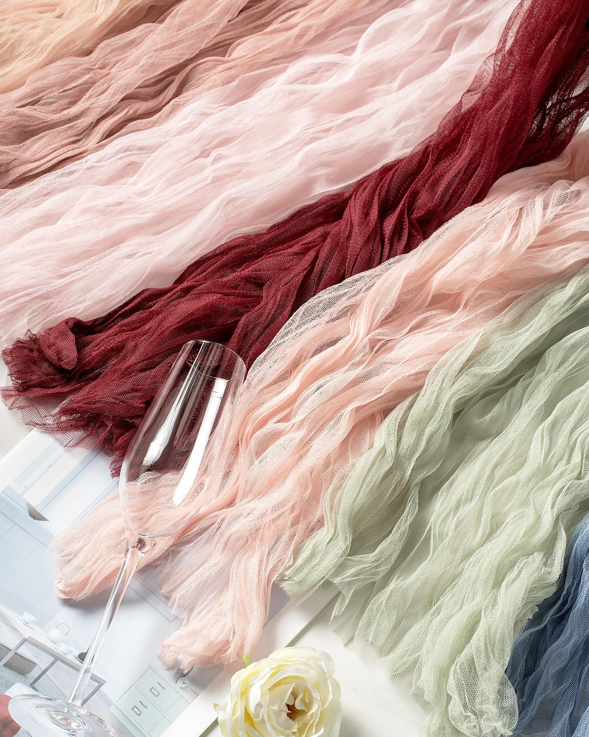 Tylový běhoun na slavnostní stůl 3m x 70cm krémový