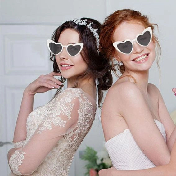 Svatební bílé sluneční brýle ve tvaru srdce 10 ks