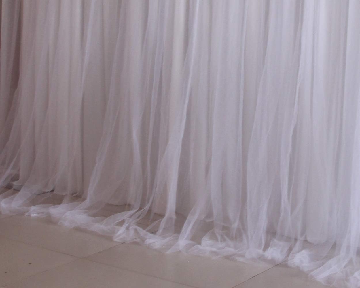 Svatební bílé tylové pozadí 200 x 200 cm